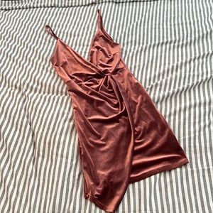 The vintage shop burgundy-ish dress. Felt finish.